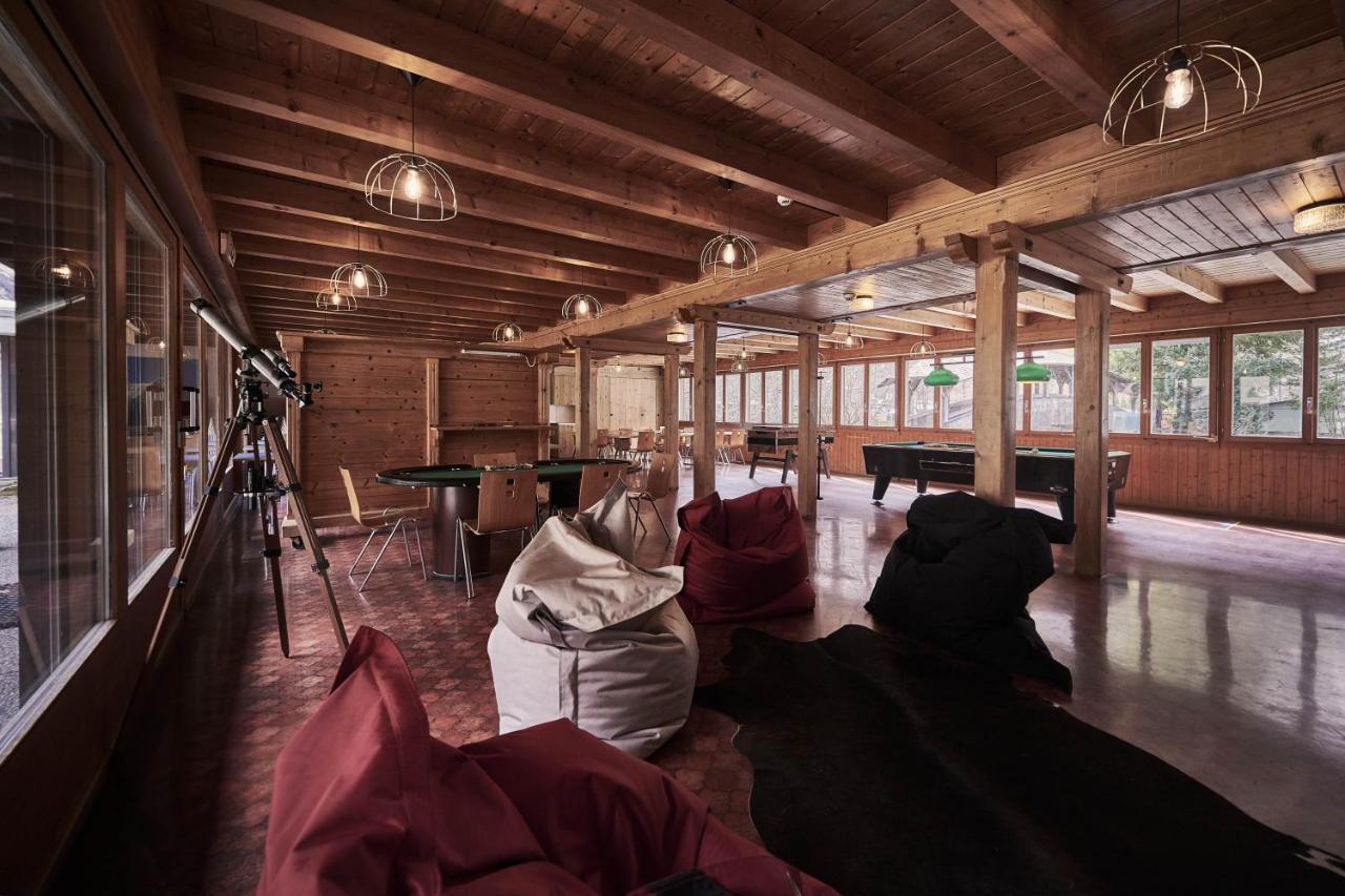 Alpine Base Hostel - Adults Only 劳特布龙嫩 外观 照片