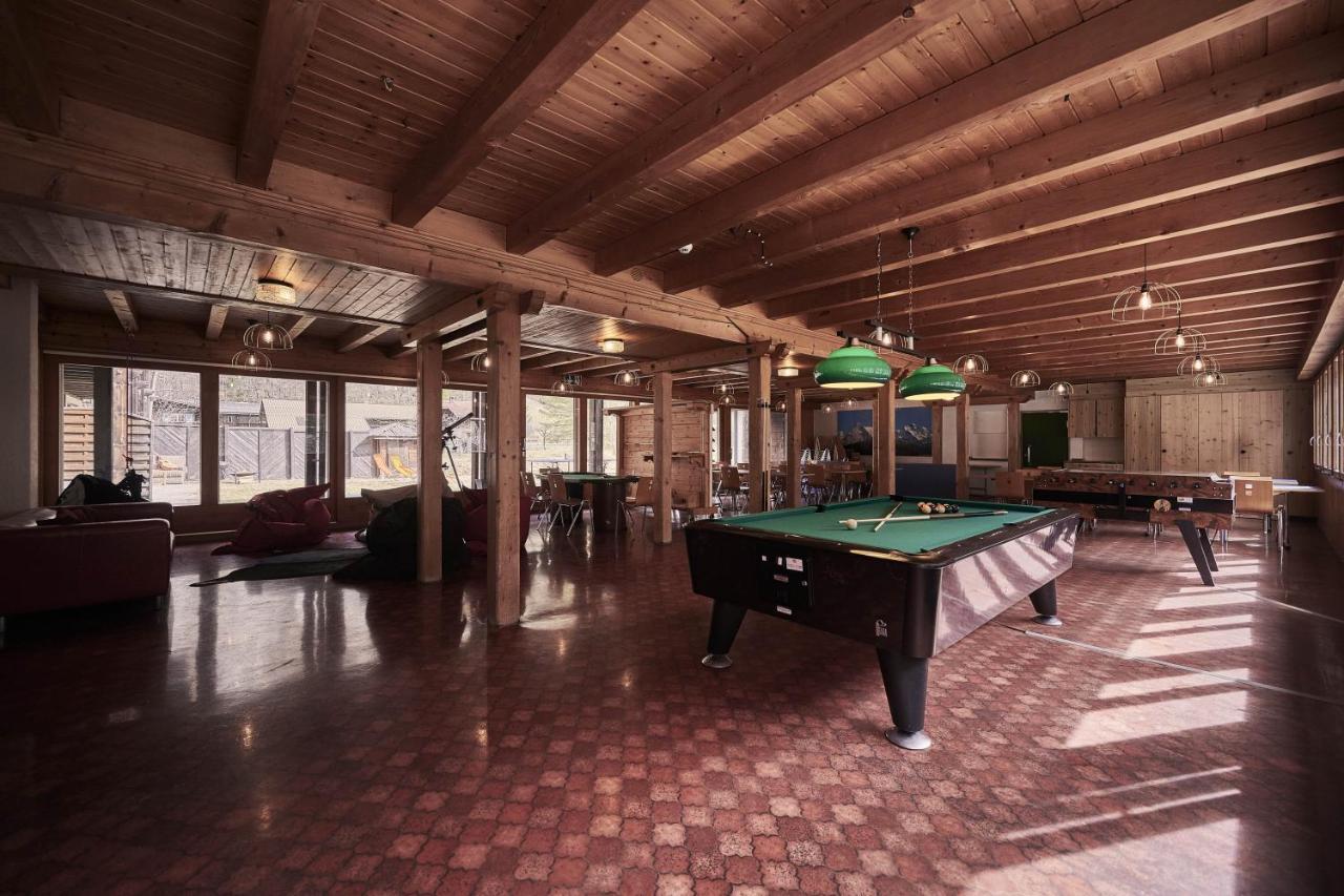 Alpine Base Hostel - Adults Only 劳特布龙嫩 外观 照片