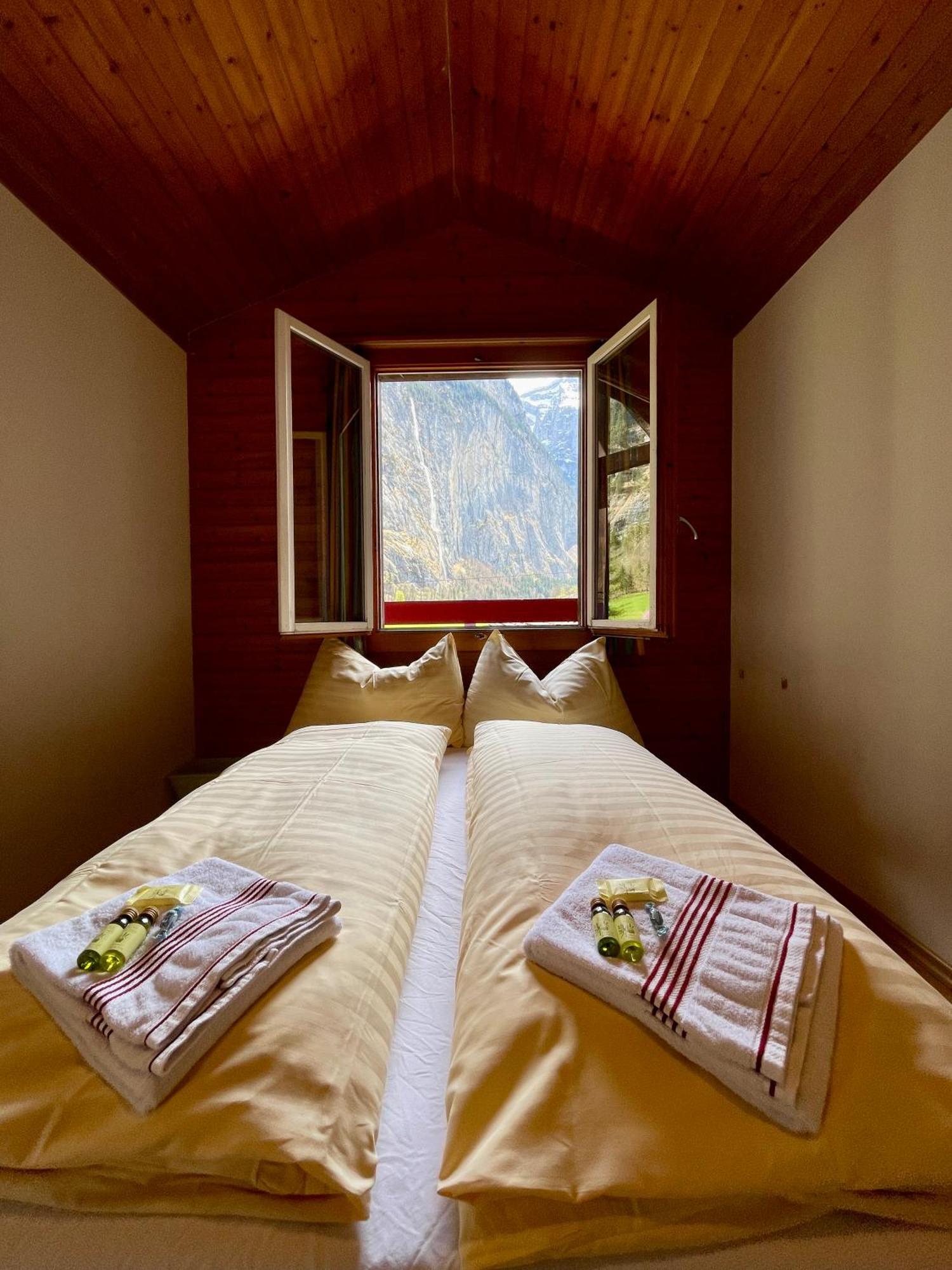 Alpine Base Hostel - Adults Only 劳特布龙嫩 外观 照片