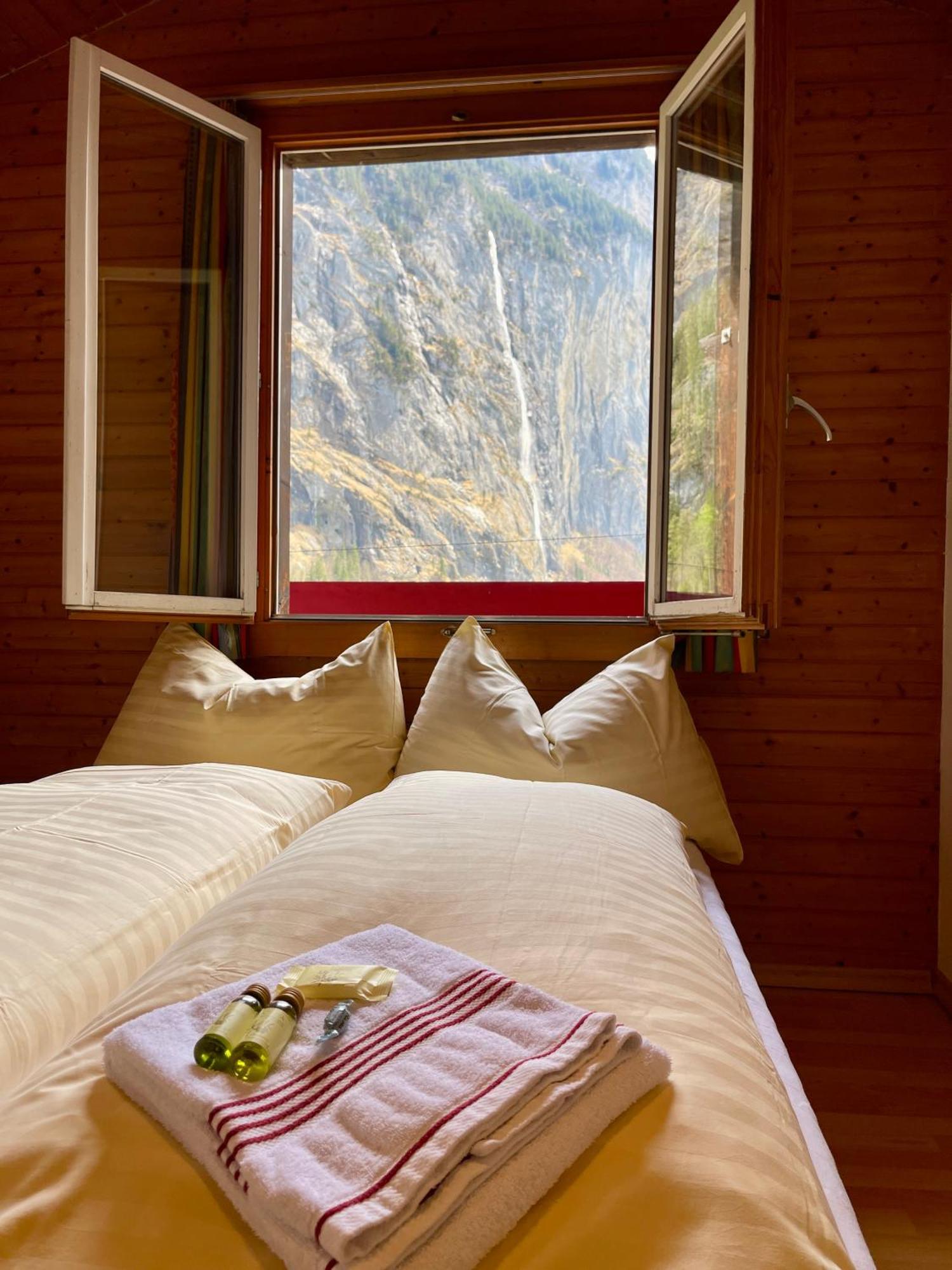 Alpine Base Hostel - Adults Only 劳特布龙嫩 外观 照片