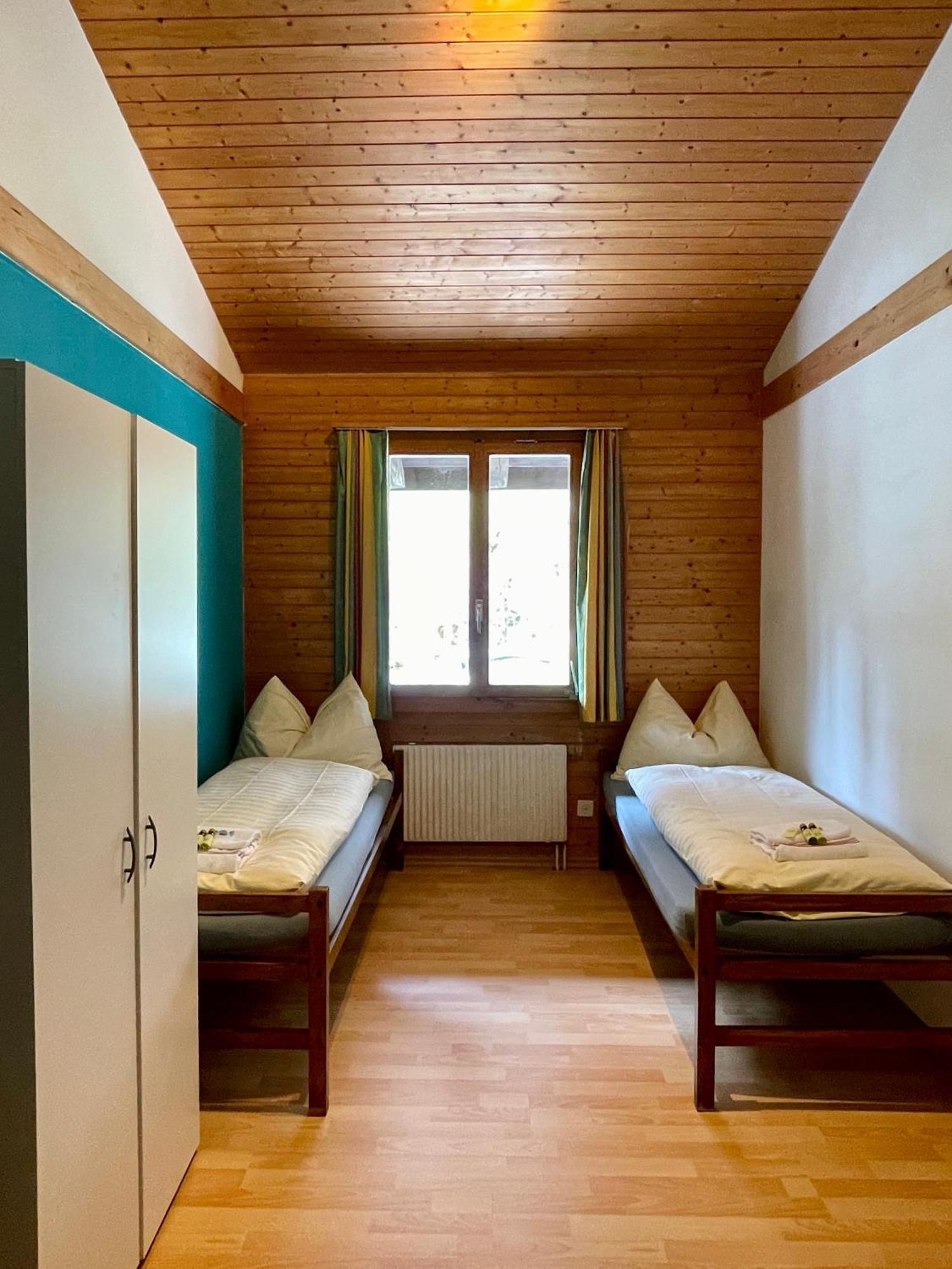Alpine Base Hostel - Adults Only 劳特布龙嫩 外观 照片