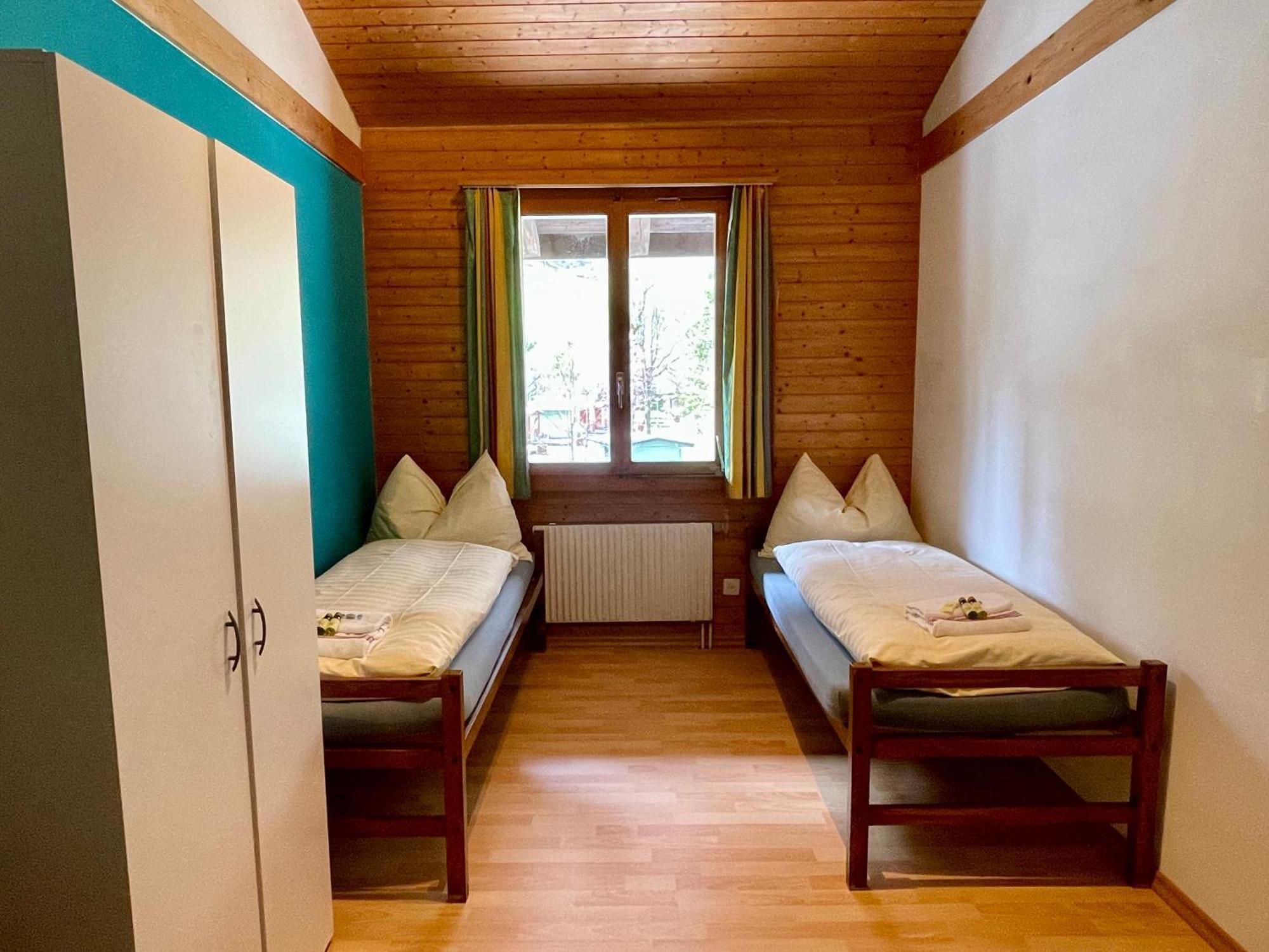 Alpine Base Hostel - Adults Only 劳特布龙嫩 外观 照片