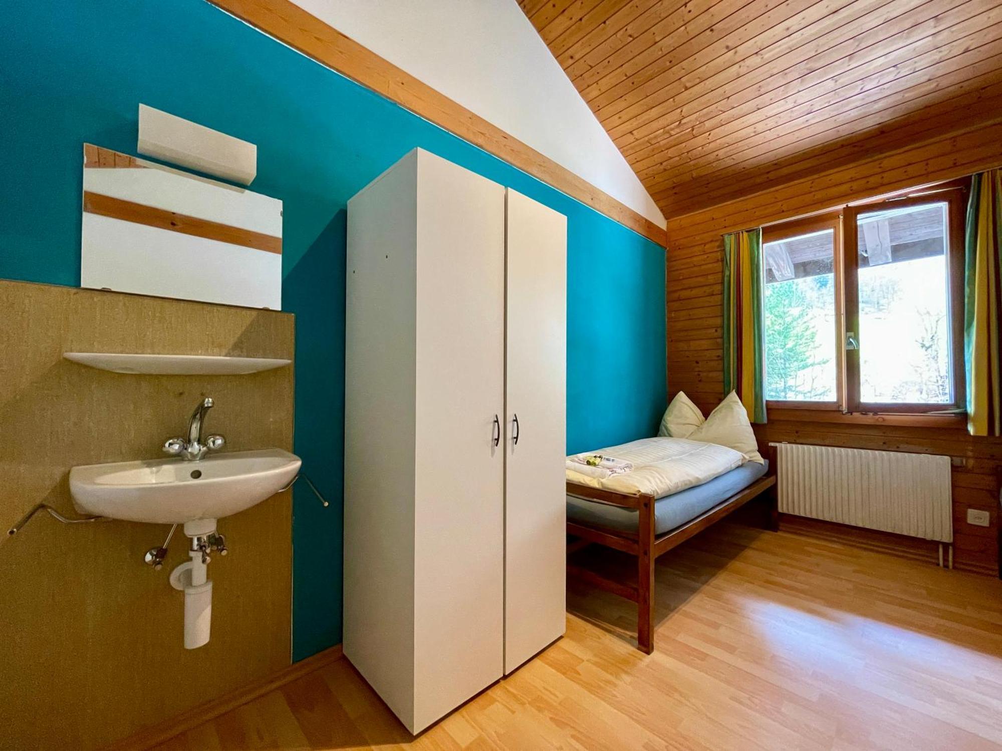 Alpine Base Hostel - Adults Only 劳特布龙嫩 外观 照片